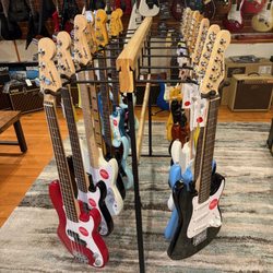 Poppa's Music - Squier Island