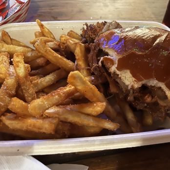 Big Bear Mountain Brewery - Wicked BBQ Sandwich (pulled pork) - Pubs Near Me - Big Bear Lake, California