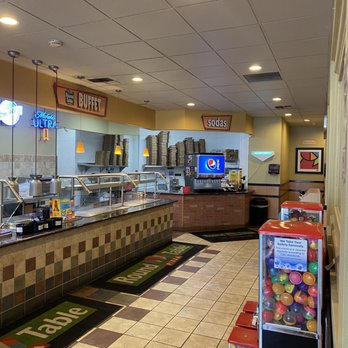 Round Table Pizza - the inside of a restaurant - Pizza Near Me - Bakersfield, California