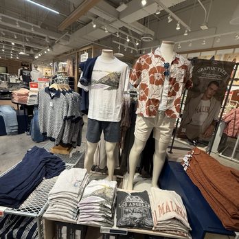 American Eagle & Aerie Store - Shoe Stores Near Me - Brea, California