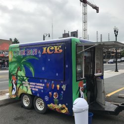 Mama Rosa's Ice - Parked on the parking lot of Sofia's Pupuseria