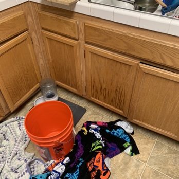 River Ranch Townhomes - I had to use my own equipment bucket and towels to clean up since they never showed up until 400pm to take pictures - Apartments Near Me - Santa Clarita, California River Ranch Townhomes - I had to use my own equipment bucket and towels to clean up since they never showed up until 400pm to take pictures - Apartments Near Me - Santa Clarita, California