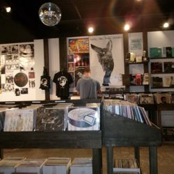 Luna Record Shop