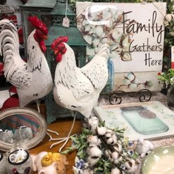 Accents Flags, Gifts, Home & Garden - Tabletop Decor including placemats, cutting boards, etc.