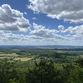 Sugarloaf Mountain - White Rocks overlook - Hiking Near Me - Dickerson, Maryland