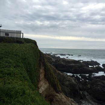 HI Point Montara Lighthouse Hostel - Hi Point Montara Lighthouse - Hostels Near Me - Montara, California