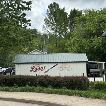 The Loveless Cafe - Breakfast & Brunch Near Me - Nashville, Tennessee The Loveless Cafe - Breakfast & Brunch Near Me - Nashville, Tennessee