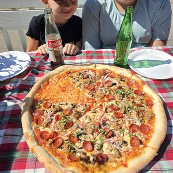 Rozzi Pizza - A perfect New York pizza in Cali! Who could ask for more? - Pizza Near Me - Santa Barbara, California