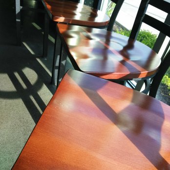 Trapper's Sushi - Nice waiting area by the door. - Sushi Bars Near Me - Parkland, Washington