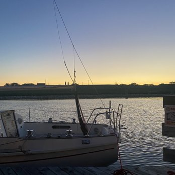 Barnacle Bud's - Sunset over the water - Seafood Near Me - Milwaukee, Wisconsin