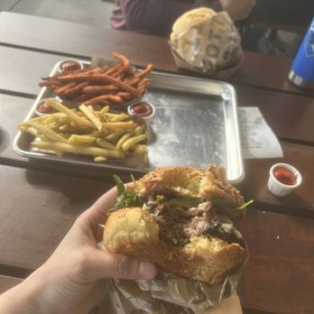 Gott's Roadside - California Burger Garlic Fries - New American Near Me - Palo Alto, California