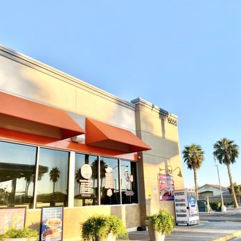 ampm - the outside of a fast food restaurant - Convenience Stores Near Me - North Las Vegas, Nevada