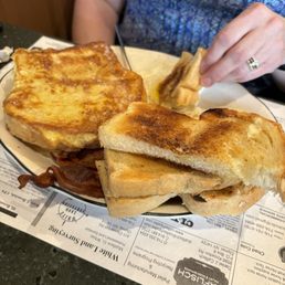 French toast eggs & homemade toast