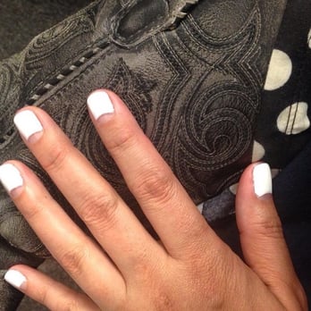Bahama Spa and Nails - Pop of white. - Nail Salons Near Me - Maplewood, Missouri