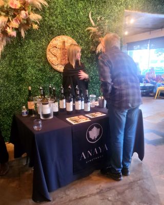 Sip Wine & Beer by null
