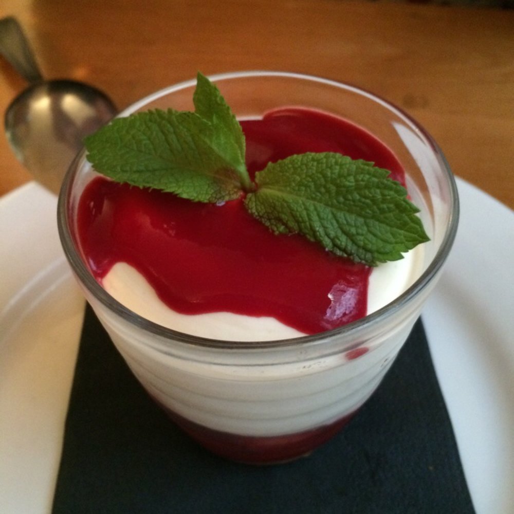 Le Jardin d'en Face - White chocolate mousse!! - French Near Me - Paris, 75