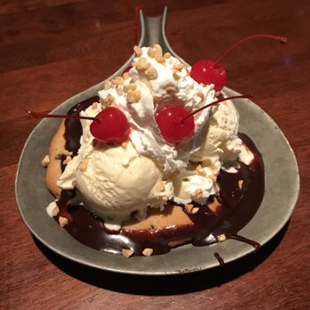 Cheddar's Scratch Kitchen - Chocolate Chip Cookie Sundae - American Near Me - Knoxville, Tennessee