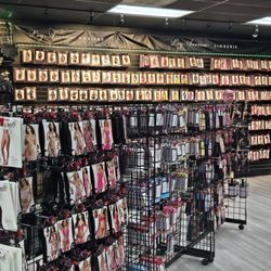 Paradise adult boutique & smoke shop - Yay!