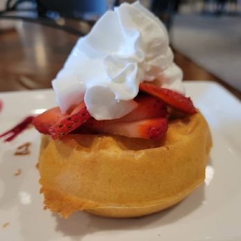 Breakfast at Tiffany's - Strawberry waffle slider - Breakfast & Brunch Near Me - Kalamazoo, Michigan