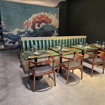 Nori Bar - Waikiki - Inside... beautiful mural! - Sushi Bars Near Me - Honolulu, Hawaii Nori Bar - Waikiki - Inside... beautiful mural! - Sushi Bars Near Me - Honolulu, Hawaii