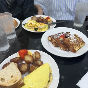 Sweet E's Cafe - Cafes Near Me - Honolulu, Hawaii