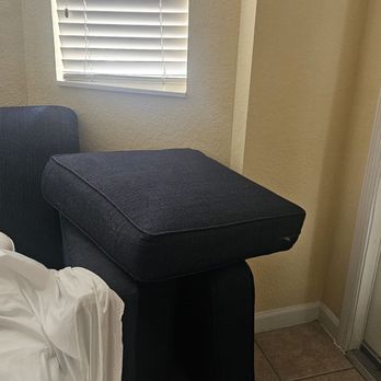 Silver Lake Resort - Dirty furniture - Hotels Near Me - Kissimmee, Florida Silver Lake Resort - Dirty furniture - Hotels Near Me - Kissimmee, Florida
