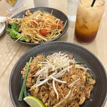 When In Bangkok - Papaya salad and pad Thai. - Thai Near Me - Flushing, New York When In Bangkok - Papaya salad and pad Thai. - Thai Near Me - Flushing, New York