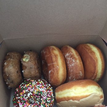 Homeskillet - Yummy donuts! Blueberry, glazed, chocolate, chocolate sprinkle, & maple bacon - Breakfast & Brunch Near Me - Alameda, California Homeskillet - Yummy donuts! Blueberry, glazed, chocolate, chocolate sprinkle, & maple bacon - Breakfast & Brunch Near Me - Alameda, California