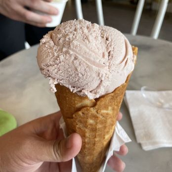 Parish Parlor - Roasted strawberry - Ice Cream & Frozen Yogurt Near Me - New Orleans, Louisiana