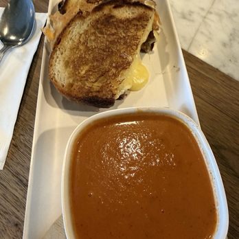 Retreat - Grilled cheese and tomato soup - Cafes Near Me - Seattle, Washington
