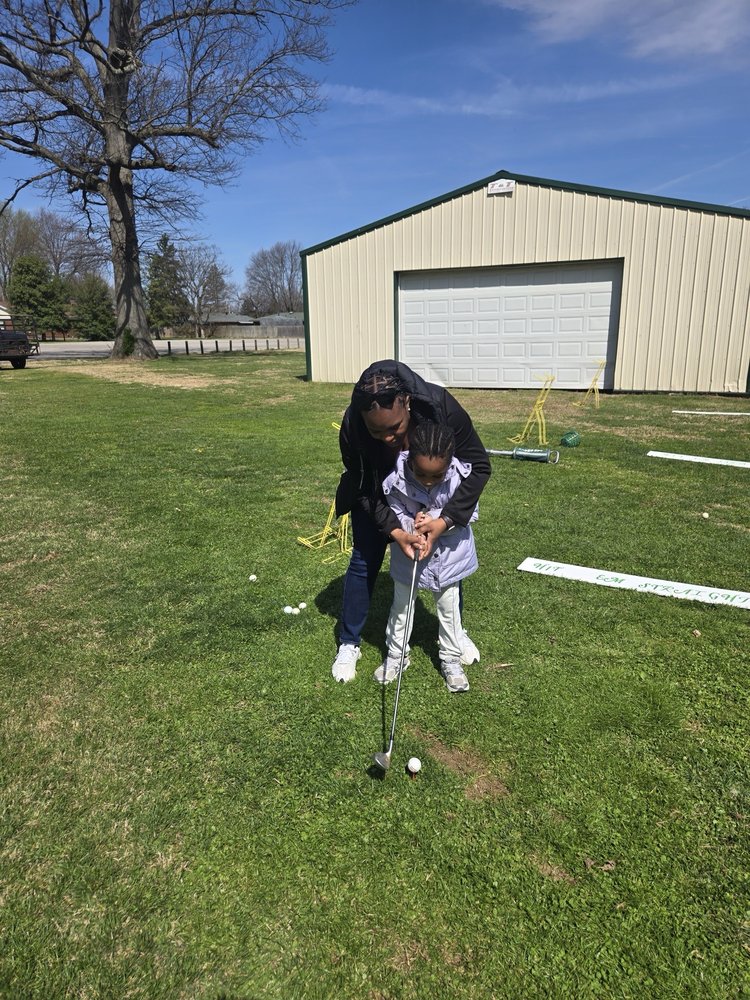 Hitem Straight Golf Complex Logo