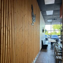 Bob's Chicken and Seafood - Inside