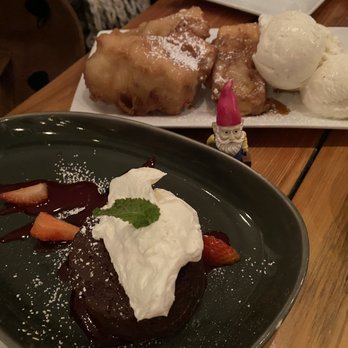 Salty Sow - Chocolate truffle cake & banana beignets - American Near Me - Austin, Texas Salty Sow - Chocolate truffle cake & banana beignets - American Near Me - Austin, Texas