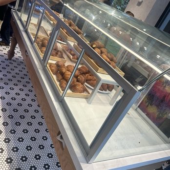 Paris Baguette - Croissants - Bakeries Near Me - Honolulu, Hawaii Paris Baguette - Croissants - Bakeries Near Me - Honolulu, Hawaii