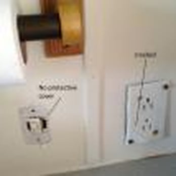Florida Bay Adventures - missing the cover plate on outlet. other outlet cracked - Boating Near Me - Islamorada, Florida Florida Bay Adventures - missing the cover plate on outlet. other outlet cracked - Boating Near Me - Islamorada, Florida