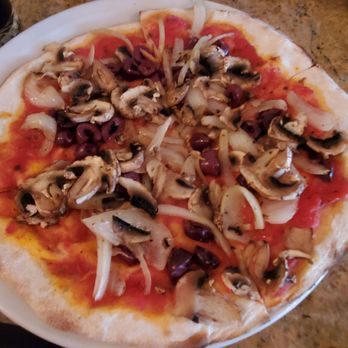 Tutto Pizza - 8" Margherita Pizza with no cheese ($9.95), but with added toppings of mushrooms ($1.50), onions ($1.00), and black olives ($0.80). - Pizza Near Me - Miami, Florida Tutto Pizza - 8" Margherita Pizza with no cheese ($9.95), but with added toppings of mushrooms ($1.50), onions ($1.00), and black olives ($0.80). - Pizza Near Me - Miami, Florida