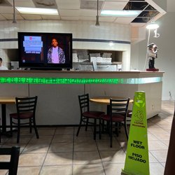 Master's Pizza Pasta & Grill - Sparse but friendly