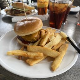 BBQ cheeseburger BBQ cheeseburger