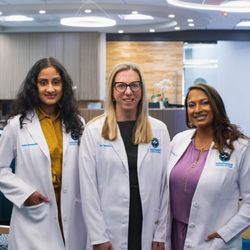 Southwest Women's Oncology - Left-to-right: Dr. Rubina Ratnaparkhi, Dr. Karen Finkelstein, and Dr. Preya Wisner