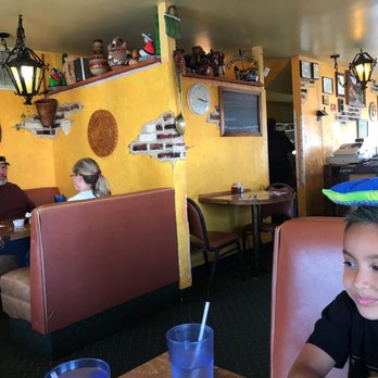 Casa de Lago - Mexican Near Me - Oak View, California