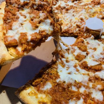 Mama Lino's Pizzeria - Chicken Parmigiana Pizza - Italian Near Me - Plainview, New York Mama Lino's Pizzeria - Chicken Parmigiana Pizza - Italian Near Me - Plainview, New York