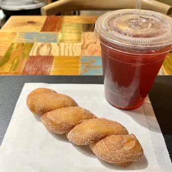the BAKERY - Hibiscus Peach Tea - Patisserie/Cake Shop Near Me - Buena Park, California