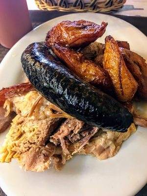 El Cochinito by null