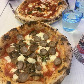 Song E Napule - Pizzas - Pizza Near Me - New York, New York Song E Napule - Pizzas - Pizza Near Me - New York, New York