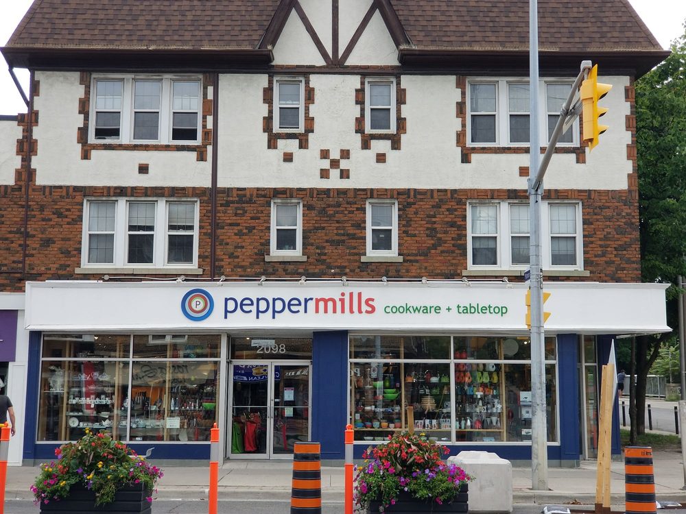 PEPPERMILLS Updated August 2024 15 Reviews 2098 Yonge Street, Toronto, Ontario Kitchen