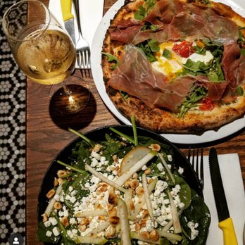 N° 900 - Pizza Near Me - Montreal, Quebec