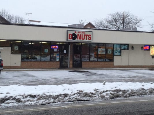 Lee Donuts by null