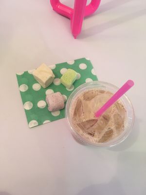 XO Marshmallow by null