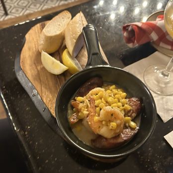 Trail's End Restaurant - Garlic shrimp and sausage - American Near Me - Lake Buena Vista, Florida Trail's End Restaurant - Garlic shrimp and sausage - American Near Me - Lake Buena Vista, Florida