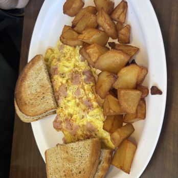 Brookwood Cafe - Ham omelette and rye toast with potatoes - Delis Near Me - Hamilton Township, New Jersey Brookwood Cafe - Ham omelette and rye toast with potatoes - Delis Near Me - Hamilton Township, New Jersey